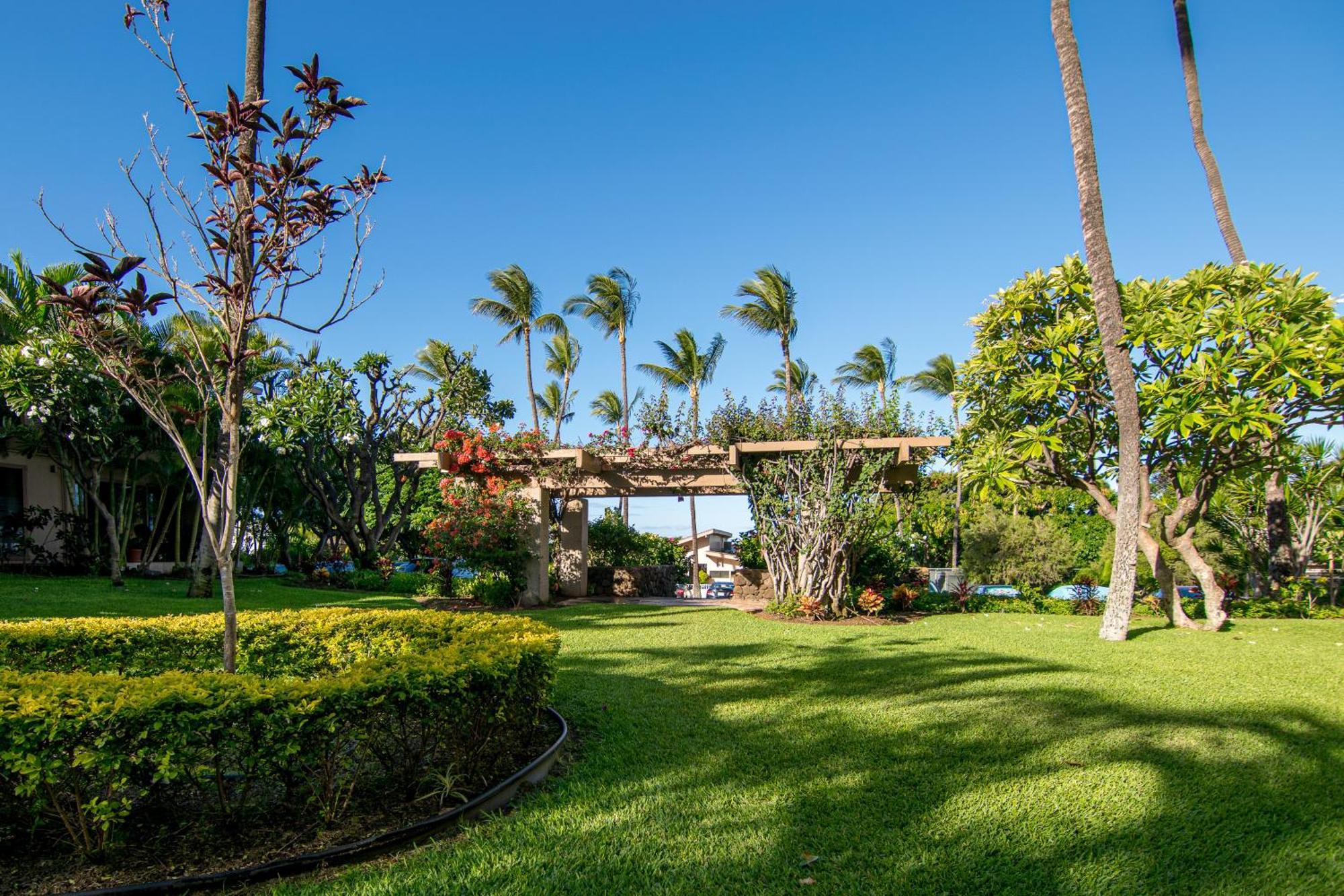 Kihei Akahi Garden View Studio Уайлеа Екстериор снимка